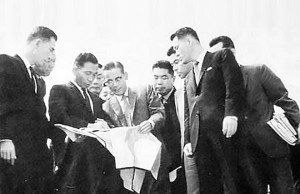 Một cuộc gặp gỡ của Tổng thống Park và chủ tịch Samsung Lee Byung-chul vào năm 1965.