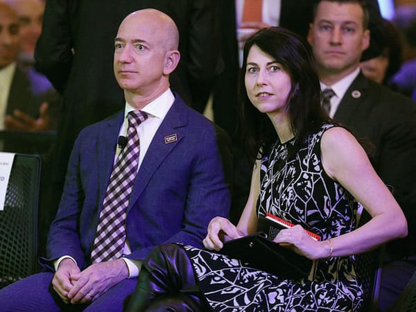 Người phụ nữ đứng sau Jeff Bezos