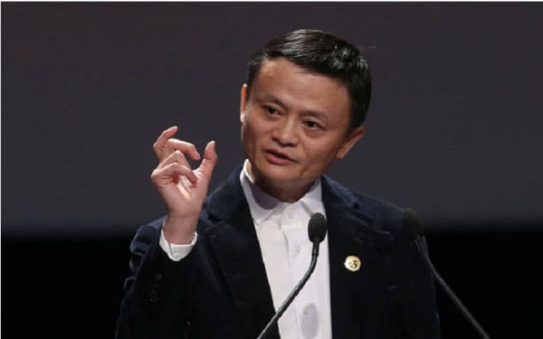 Jack Ma, ông chủ Alibaba luôn muốn tuyển dụng những người giỏi hơn mình.