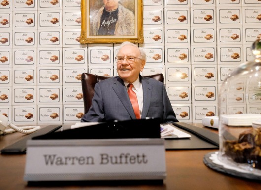 Warren Buffett đã học như thế nào để thành công?