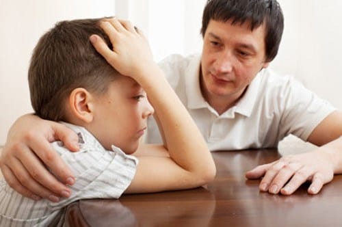 13 điều những ông bố bà mẹ mạnh mẽ không làm với con của họ