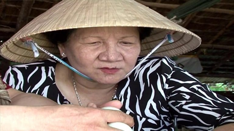 Từ năm 1970, bà Ba Huân bắt đầu buôn trứng từ các tỉnh miền Tây lên Sài Gòn.
