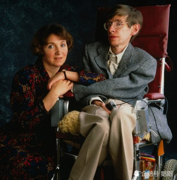 Một trong những hình ảnh đẹp giữa Stephen Hawking và vợ Jane Wilde.