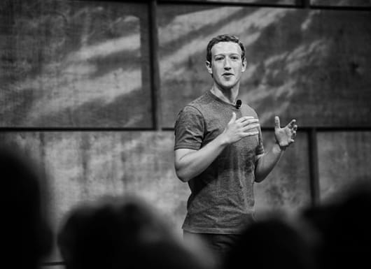 CEO 33 tuổi của Facebook. Mark Zuckerberg