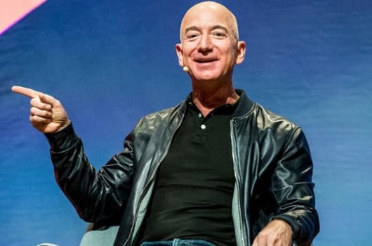 Jeff Bezos ngủ 8 tiếng 1 ngày để không quyết định sai