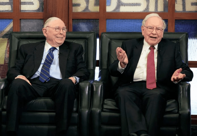 Warren và Charlie không phải lo lắng về những gì những người khác đang làm trong thế giới đầu tư tài chính. 