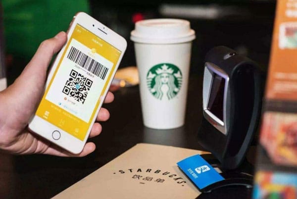 Starbucks®, cho phép người dùng đặt hàng, thanh toán online mà không cần xếp hàng dài chờ đợi