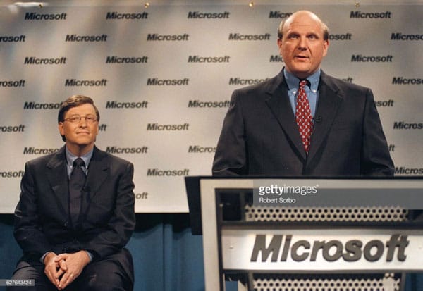 Ballmer trở thành CEO của Microsoft