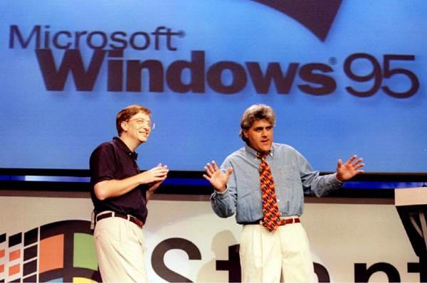 Bill Gates tại buổi ra mắt Windows 95