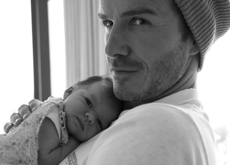 Beckham vui sướng khi con gái Harper chào đời 