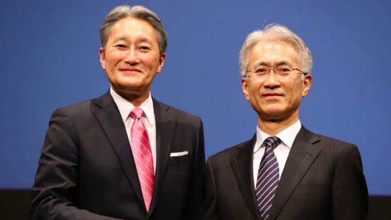 Kazuo Hiraitrwor  (trái) và Kenichiro Yoshida (phải)