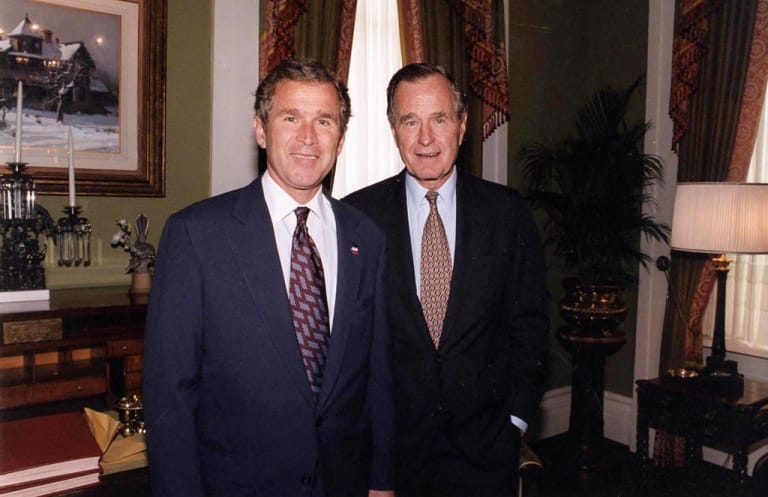 Chính sách không hiệu quả khiến chiến dịch tái tranh cử của Bush thất bại