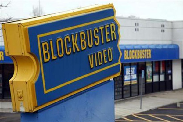 rong suốt thời gian này, với nỗ lực tăng sức mạnh của mình để có thể mua Paramount, Viacom tuyên bố sáp nhập với Công ty giải trí Blockbuster