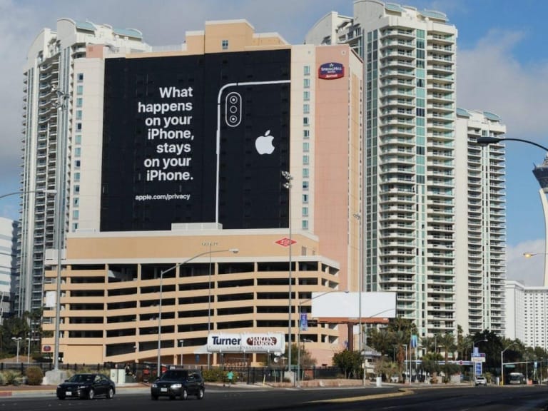 Đánh giá là thương hiệu tỷ đô, ấy vậy mà Apple lại chẳng mặn mà với Social Media