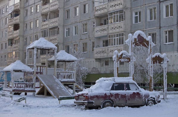Nếu như mùa đông ở Yakutsk khắc nghiệt vì lạnh cóng, vào mùa hè, nhiệt độ nơi đây thường ở mức trên 30 độ C.