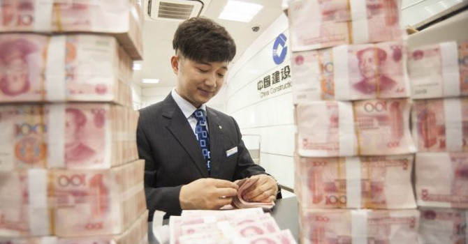 Giới trẻ Trung Quốc vay nợ để thỏa mãn nhu cầu mua sắm