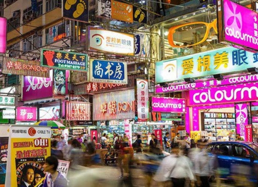 eMarketer dự báo thị trường bán lẻ Trung Quốc sẽ ngày càng có vai trò lớn đối với các thương hiệu toàn cầu. Hiện nay, nước này đã là thị trường lớn nhất thế giới của các mặt hàng ôtô và smartphone