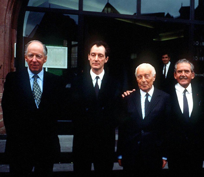 Kỷ niệm 200 năm xây dựng "đế chế". Từ trái sang: Jacob Rothschild, Amschel Rothschild, Guy de Rothschild, và Edmond de Rothschild