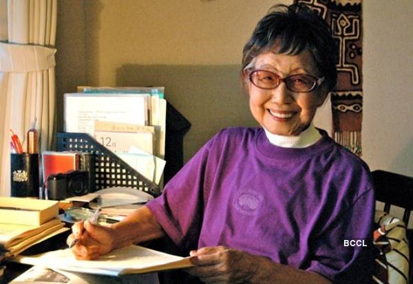 Ở tuổi ngoài 100, bà Tsuneko Sasamoto vẫn miệt mài làm việc và học hỏ