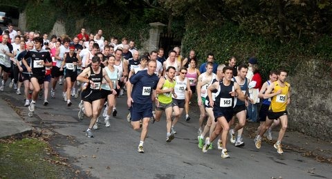 Rất nhiều người trên thế giới tham gia vào cuộc đua Terry Fox Run hàng năm