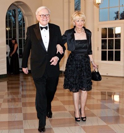 Vụ đầu tư quan trọng nhất của Warren Buffett: Đàn ông tìm đúng người phụ nữ, có thể bớt được 20 năm phấn đấu