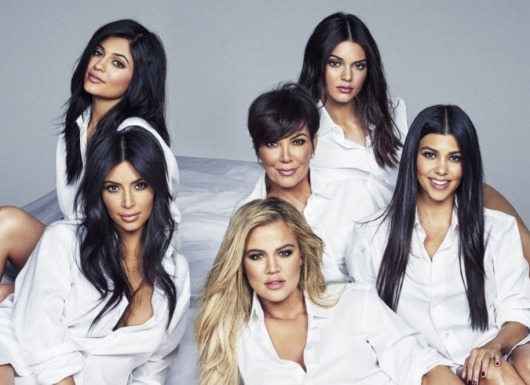 Keeping Up with the Kardashians – cái nôi đưa các chị em nhà Kardiashian/Jenner đến với tiền bạc và danh vọng