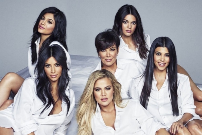 Keeping Up with the Kardashians – cái nôi đưa các chị em nhà Kardiashian/Jenner đến với tiền bạc và danh vọng