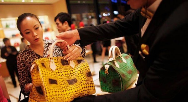Người Trung Quốc thường cân đo đong đếm khi mua hàng, cũng thường mặc cả hay trả giá