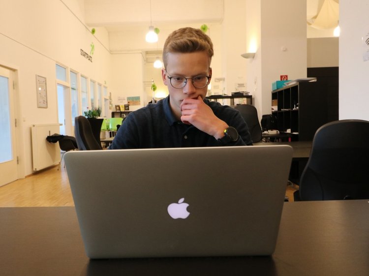 Nils Reichardt: 17 tuổi đã điều hành startup riêng và đạt kết quả học tập ấn tượng