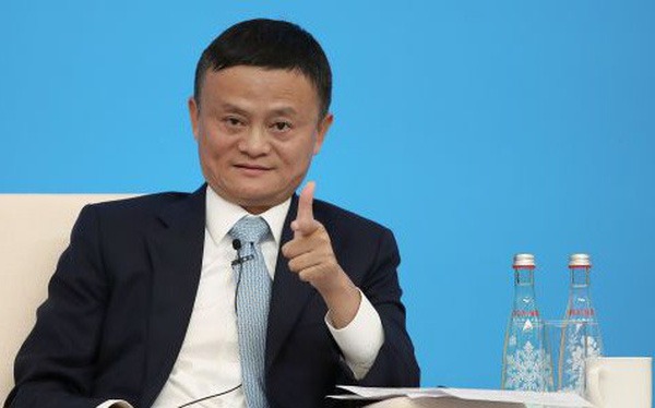 Cả thế giới học theo triết lý Jack Ma, còn Jack Ma lại học hỏi "thằng đần" khiến cả thế giới nể phục