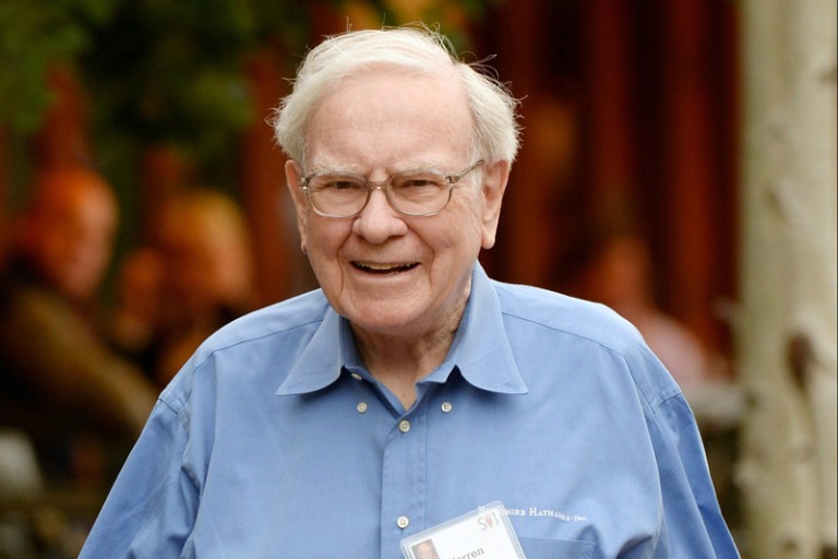 Warren Buffett: Đừng bao giờ nghe lời chuyên gia khi đầu tư