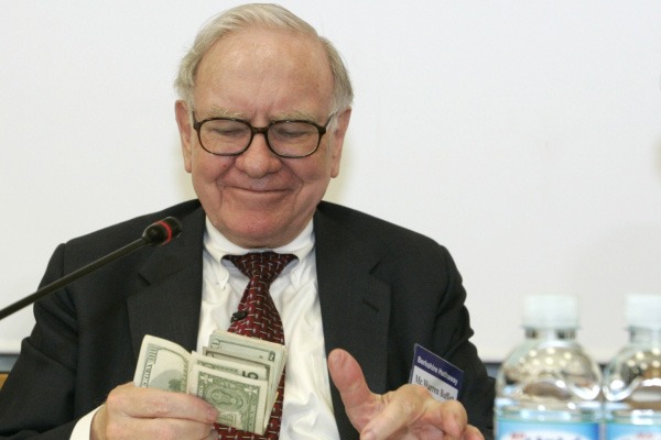 Warren Buffett từng nói ‘Nếu không tìm cách kiếm tiền trong lúc ngủ, bạn sẽ phải làm việc tới khi chết’, vì sao ông kiếm hàng tỷ USD khi ngủ mà vẫn chưa chịu nghỉ hưu?