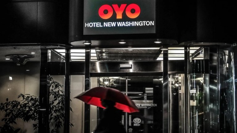 Tỷ phú đầu tư Nhật đối mặt thảm họa WeWork thứ hai với “vua khách sạn”