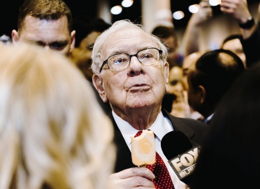 "Cái đầu lạnh" đã giúp tỷ phú Warren Buffett kiếm bộn tiền sau bao cuộc khủng hoảng và bài học cho Covid-19