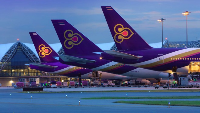 Khó khăn của hàng không Việt Nam, Thái Lan đệ đơn phá sản hàng không quốc gia