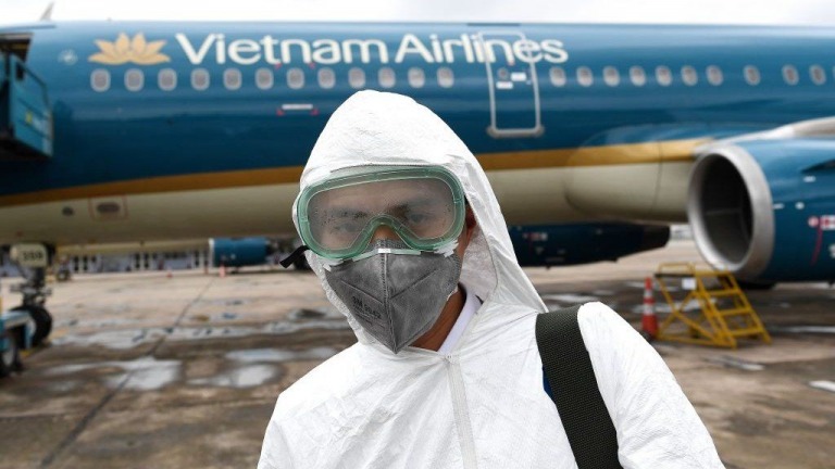 Khó khăn của hàng không Việt Nam, Thái Lan đệ đơn phá sản hàng không quốc gia