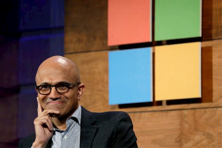 CEO Satya Nadella đã vực dậy và giúp một Microsoft từng bị xem là "lỗi thời" trở thành công ty có giá trị vốn hoá lớn nhất thế giới như thế nào. Hãy xem 3 nguyên tắc vàng để thành công hơn