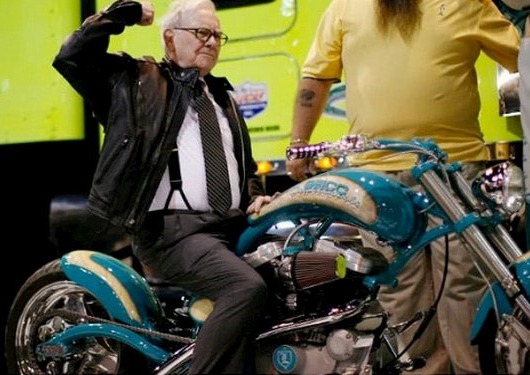 Warren Buffett kiếm ‘bộn tiền’ nhờ giúp hãng môtô Harley-Davidson vượt qua khủng hoảng như thế nào?