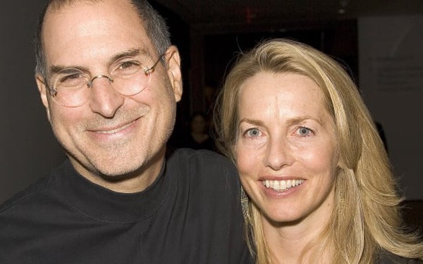 Steve Jobs đã gây tầm ảnh hưởng đến công việc kinh doanh của vợ như thế nào? 
