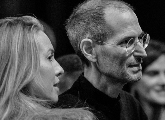 Steve Jobs đã gây tầm ảnh hưởng đến công việc kinh doanh của vợ như thế nào?
