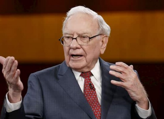 89 tuổi như Warren Buffet vẫn còn học PPT, còn bạn vẫn ở đó lười biếng: Hôm nay thoải mái an nhàn, ngày mai chính sự an nhàn ấy ép bạn không còn đường lui!