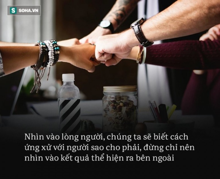 Để con trai giúp mình lau xe, lúc sau, ông bố thất kinh trước cảnh tượng nhìn thấy: Phản ứng cuối cùng nhắc nhở tất cả mọi người