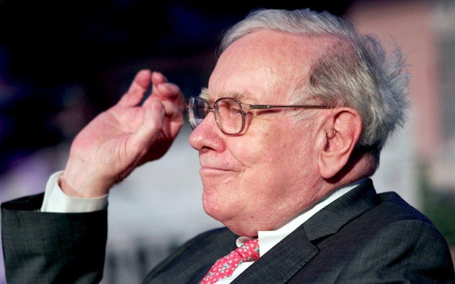 Vì sao Warren Buffett vẫn là một nhà đầu tư giá trị dù không sở hữu cổ phiếu hàng không?