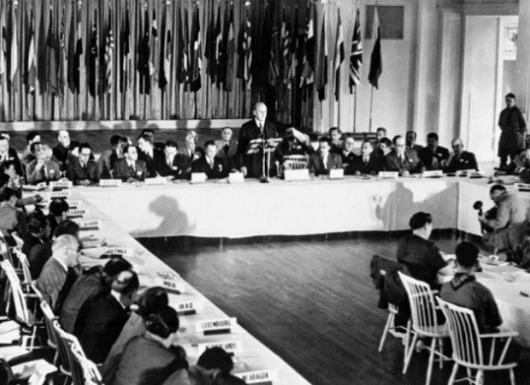 Hội nghị Bretton Woods: Lấy USD làm đồng tiền chung của thế giới