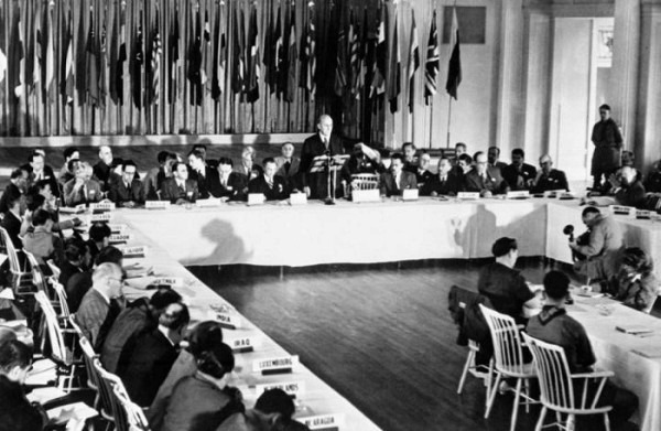 Hội nghị Bretton Woods: Lấy USD làm đồng tiền chung của thế giới