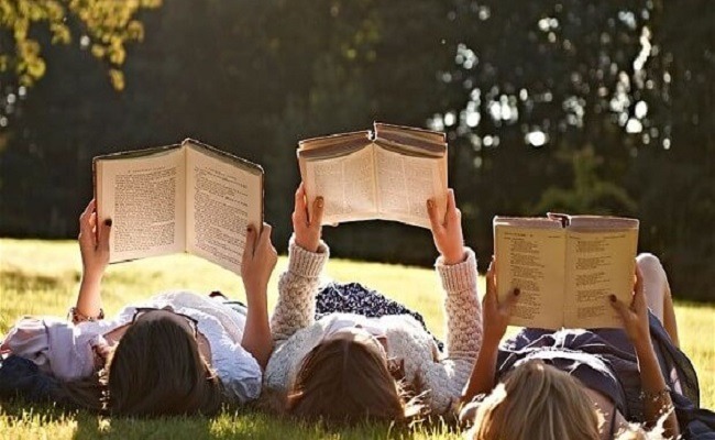 Những lợi ích của việc đọc sách mà ai cũng phải biết