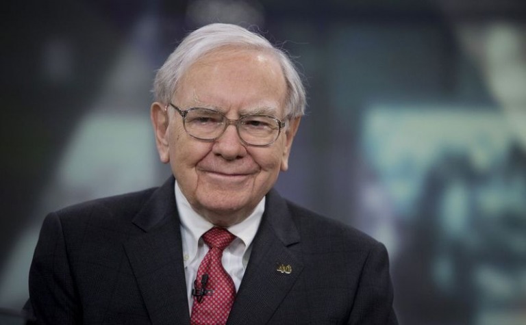 Tỷ phú Warren Buffett vừa bước sang tuổi 90, đặt mục tiêu sống qua 100 tuổi