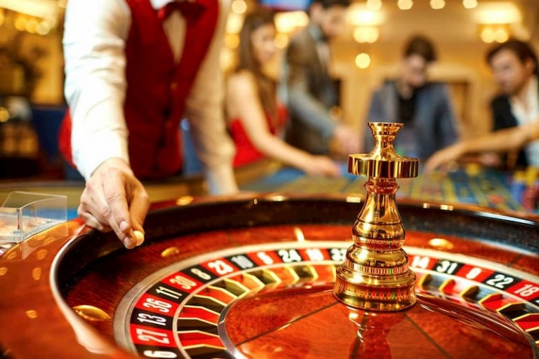 Tại sao chơi Casino và Short Trading (kinh doanh ngắn hạn) THẮNG rất "ÍT", THUA rất "ĐAU" ? 