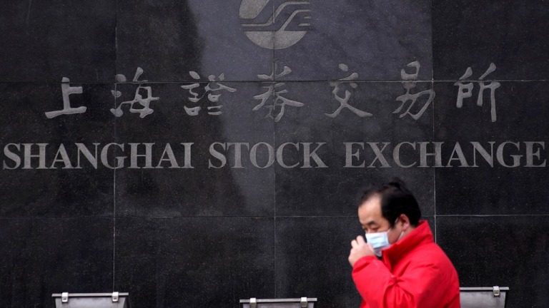 Người Trung Quốc ồ ạt đầu tư chứng khoán trong ngày giao dịch đầu năm