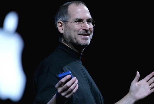 Starbucks và bài học bổ ích về EQ từ cuộc gọi điện đùa của Steve Jobs